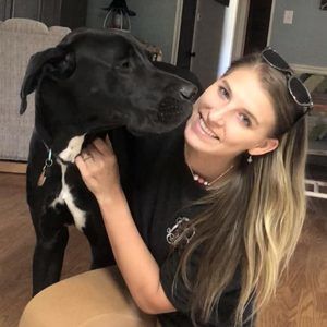 Meet your Posher, Laura